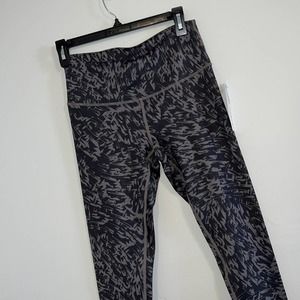 Women’s NWT women’s Zella high waist 7/8 leggings , size small